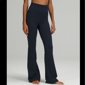 Lululemon Groove SHR Nulu Pant Navy NWT Size 6